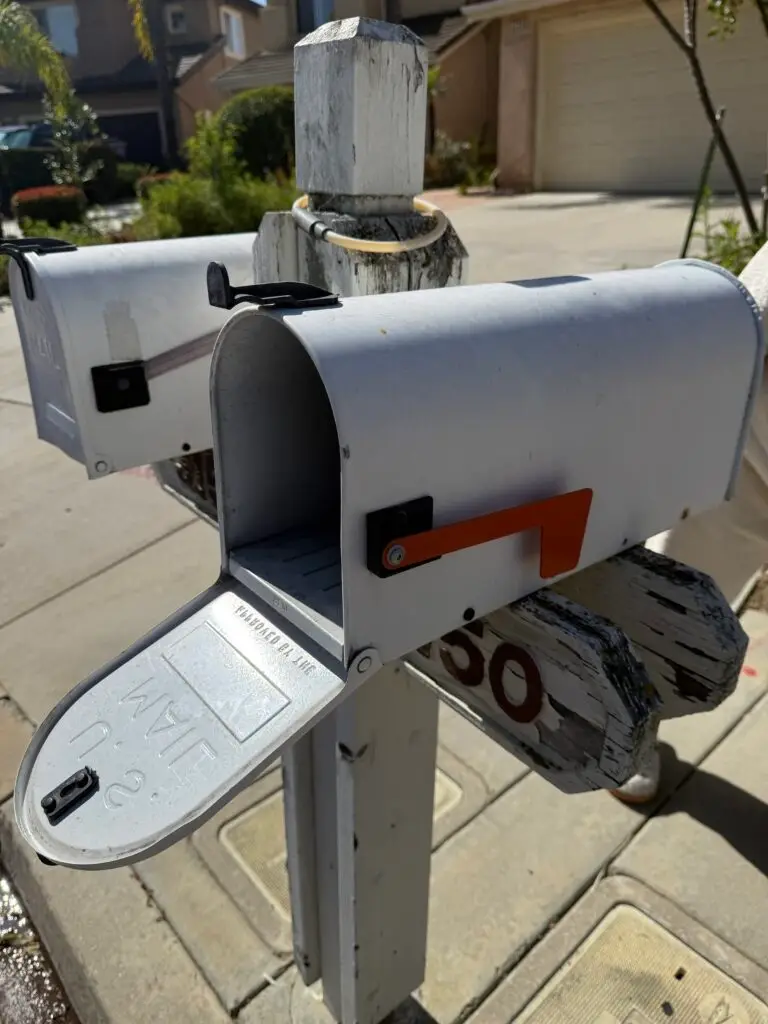 Mailbox Restoration and Painting in Thousand Oaks — carpentry