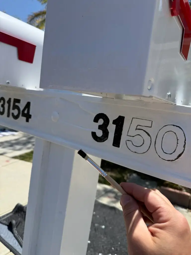 Mailbox Restoration and Painting in Thousand Oaks — mailbox restoration and painting service